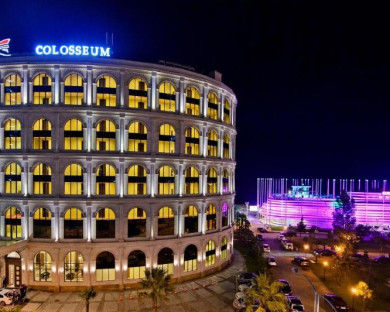 Batumi-ColosseumMarina-3.jpg