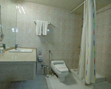 Esfahan-ParsianSuite-40.jpg