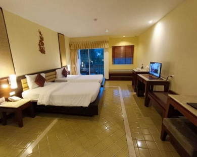 Phuket-Duangjitt-23.jpg