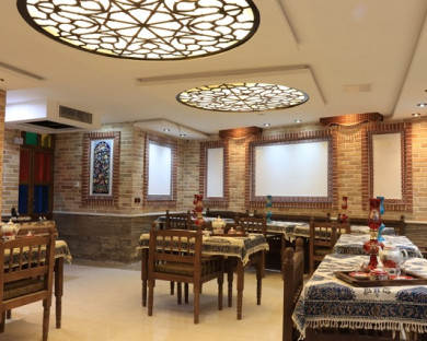 Shiraz-Baharnaranjhafez-01.jpg