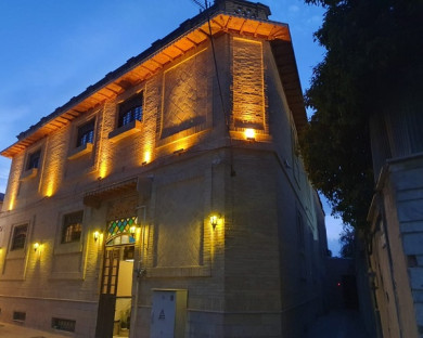 Shiraz-Baharnaranjhafez-08.jpg