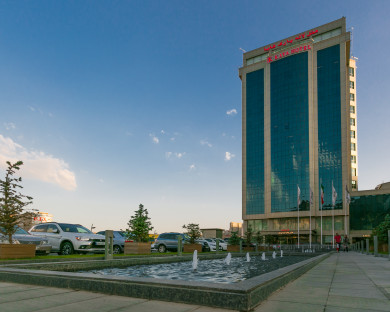 Tabriz-LalehPark-41.jpg