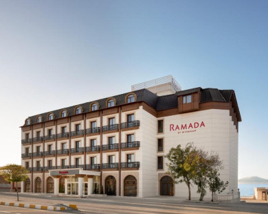 Van-Ramada-1.jpg