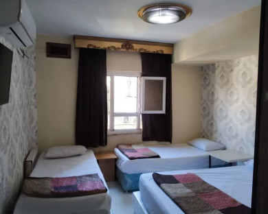 tehran-khanevadeh-2.jpg